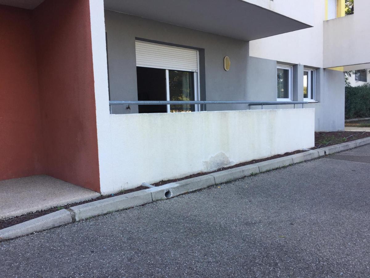 Appartement Residence Prive Avec Parking Wifi Clim Piscine Avignon Exterior photo
