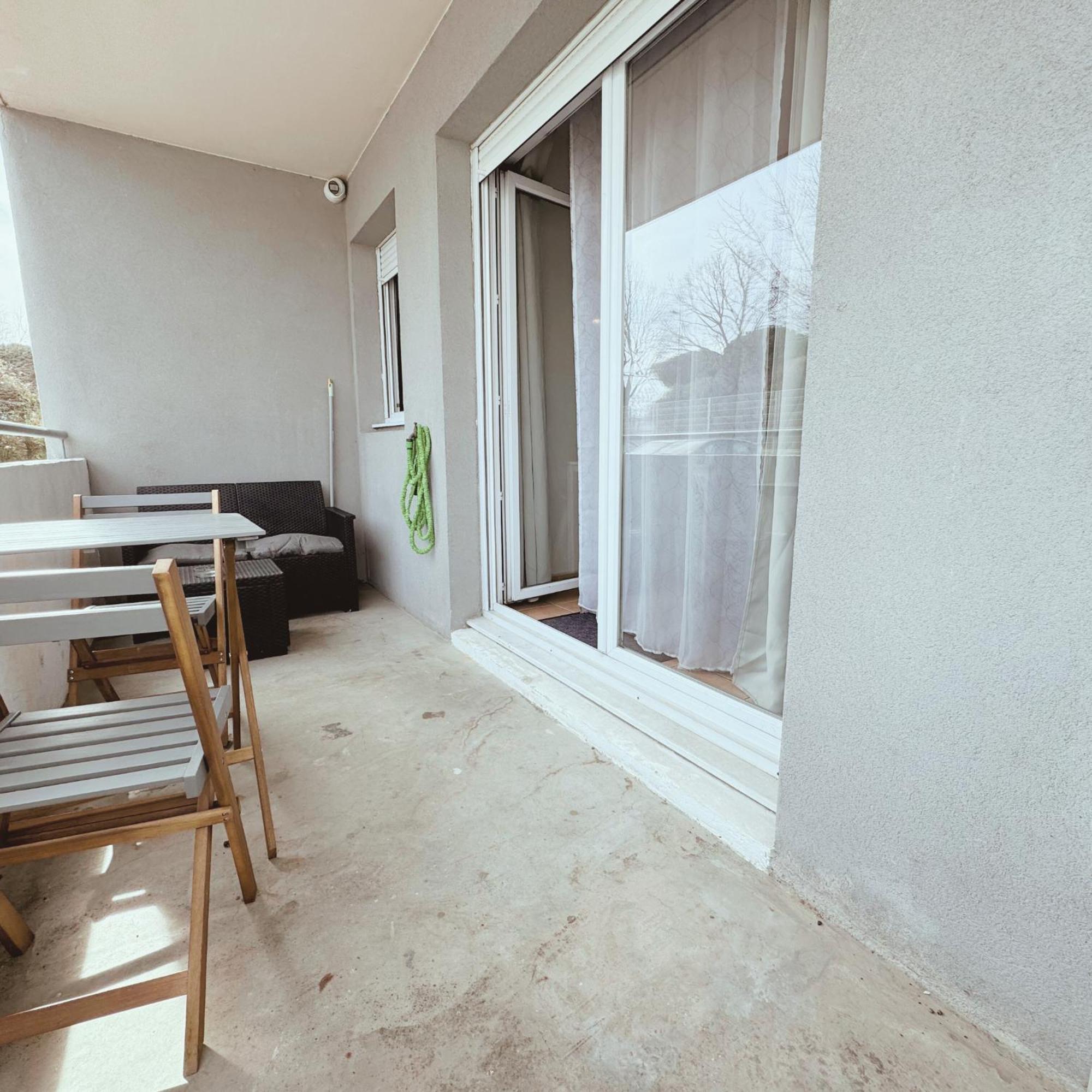 Appartement Residence Prive Avec Parking Wifi Clim Piscine Avignon Exterior photo