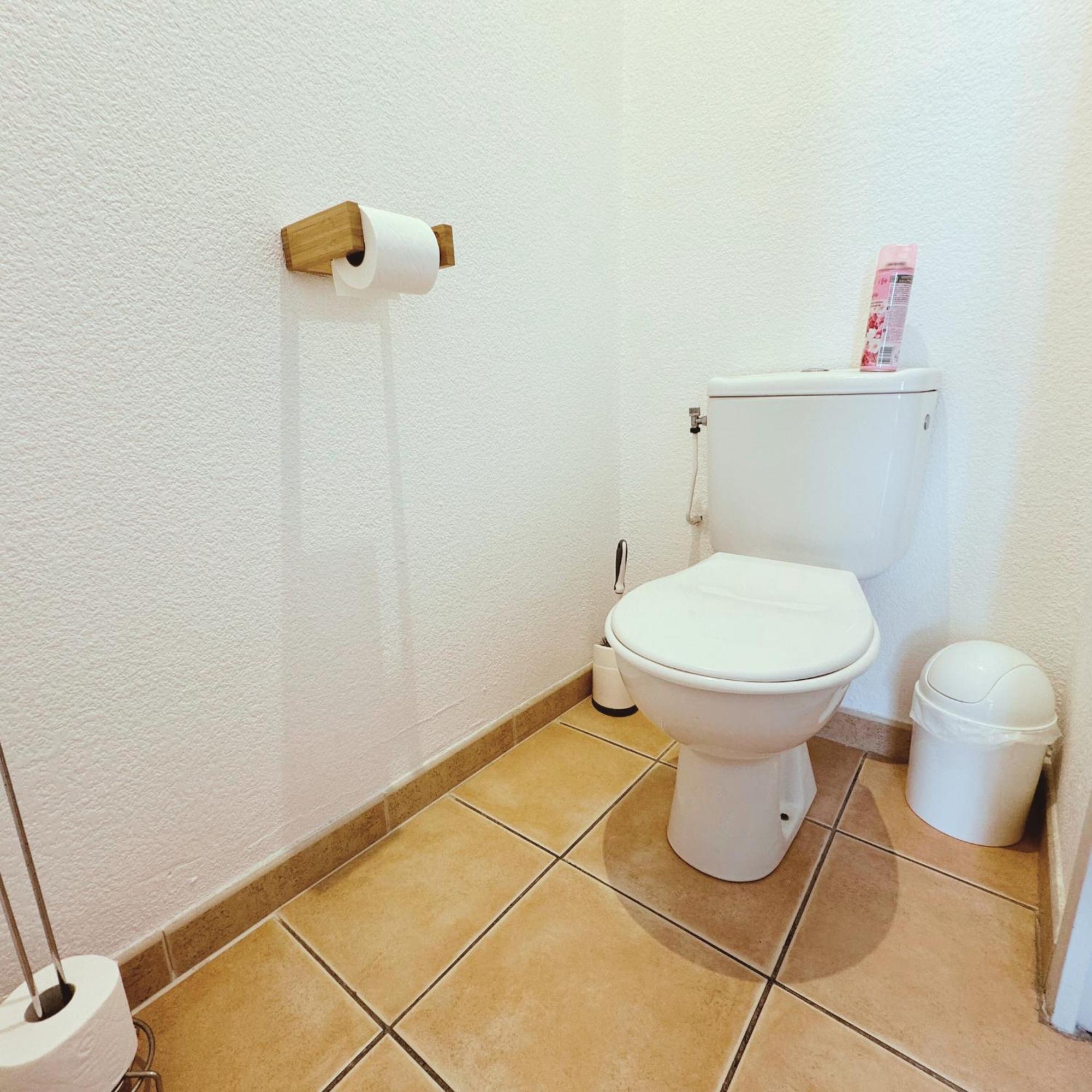 Appartement Residence Prive Avec Parking Wifi Clim Piscine Avignon Exterior photo